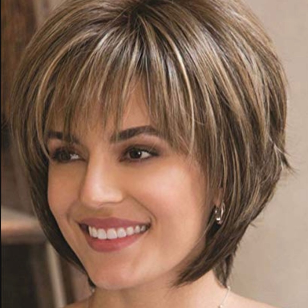SEVENCOLORS Short Hair Wig w/ Bangs Dark Brown Mixed Blonde Pixie Cut Synthetic